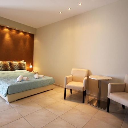 Nautilus Dome Hotell Fira  Rum bild